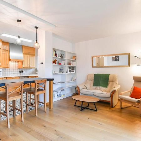 Nice Apartment With Balcony Very Close To The City Center Annecy Kültér fotó