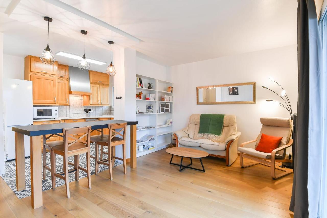 Nice Apartment With Balcony Very Close To The City Center Annecy Kültér fotó