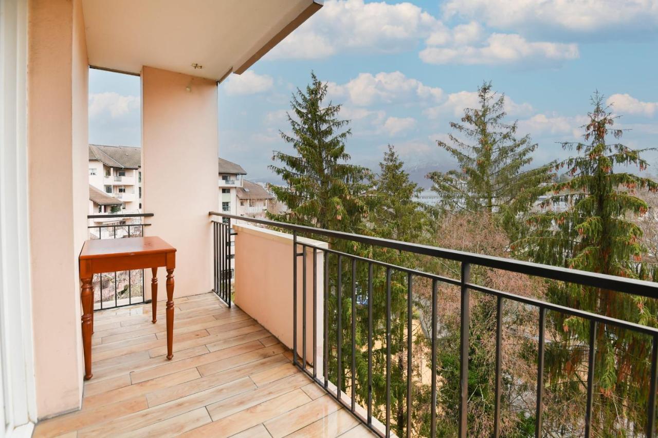 Nice Apartment With Balcony Very Close To The City Center Annecy Kültér fotó