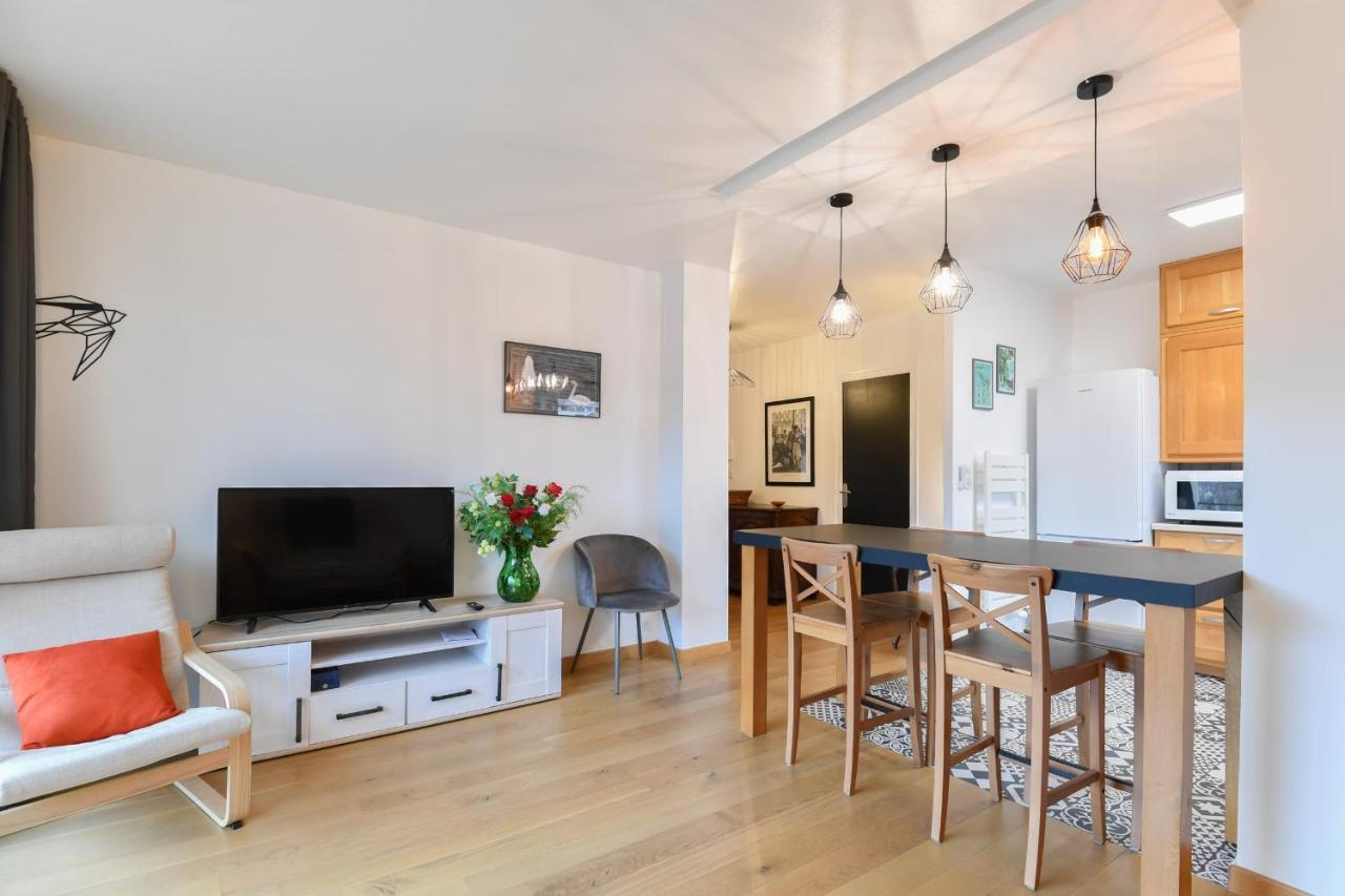 Nice Apartment With Balcony Very Close To The City Center Annecy Kültér fotó