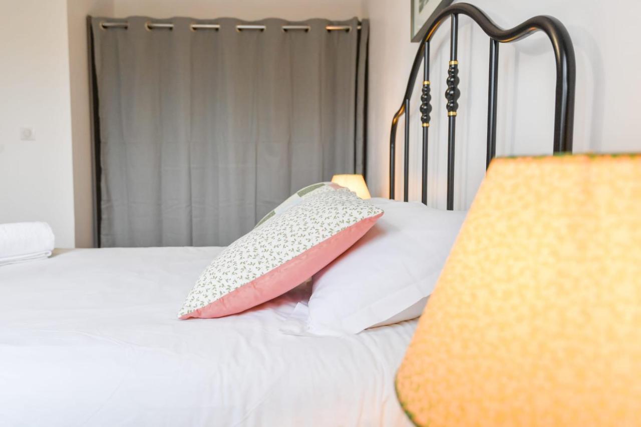 Nice Apartment With Balcony Very Close To The City Center Annecy Kültér fotó